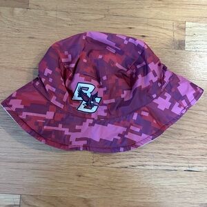 Boston college reversible Red Camouflage / gold Bucket Hat
